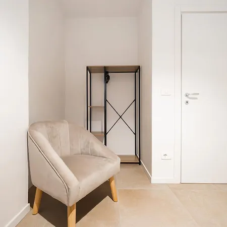 Brunello Apartment, Center Apartman *